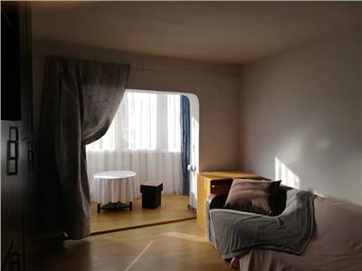 Apartament 2 camere, decomandat, S- 60 mp, Str. Lunii, Zorilor.