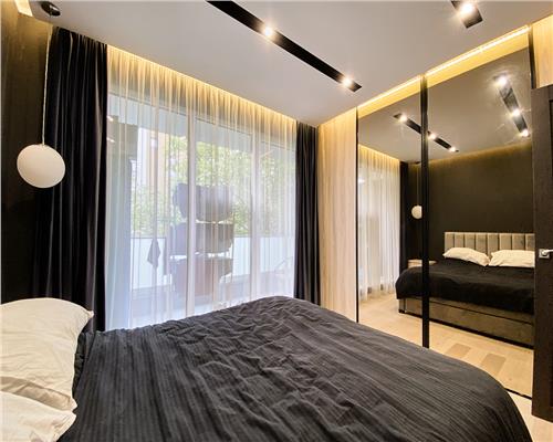 Apartament 2 camere, LUX, bloc nou, Parcare, Andrei Muresanu.