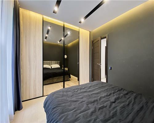 Apartament 2 camere, LUX, bloc nou, Parcare, Andrei Muresanu.