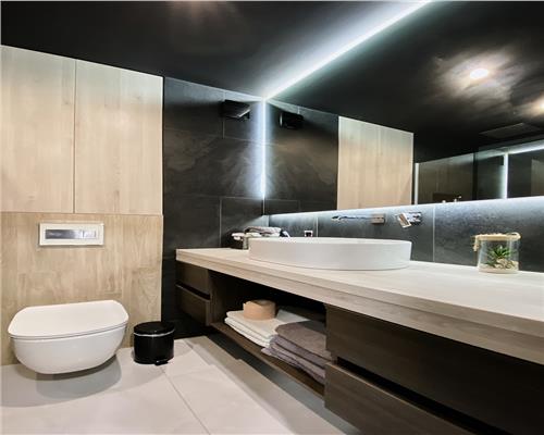 Apartament 2 camere, LUX, bloc nou, Parcare, Andrei Muresanu.