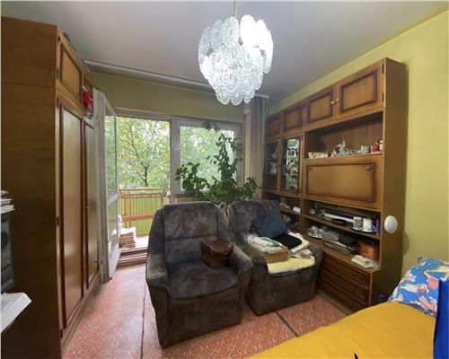 Apartament 2 camere, decomandat, etaj intermediar, Zorilor.