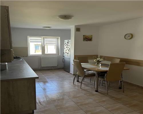 Apartament 3 camere, decomandat, zona Spitalul de Recuperare.