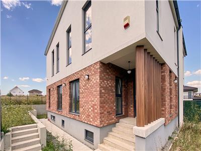 Casa Duplex, 180 mp + 450 mp. teren, Dezmir