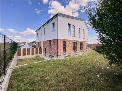 Casa Duplex, 180 mp + 450 mp. teren, Dezmir