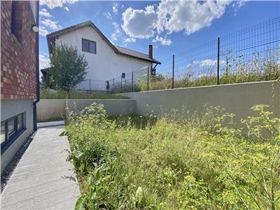 Casa Duplex, 180 mp + 450 mp. teren, Dezmir