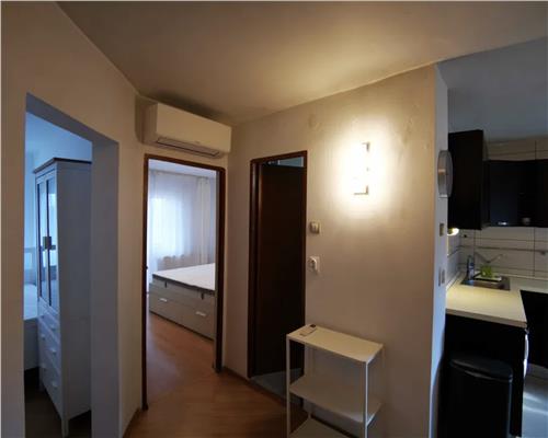 Apartament 2 camere, decomandat, zona UMF.