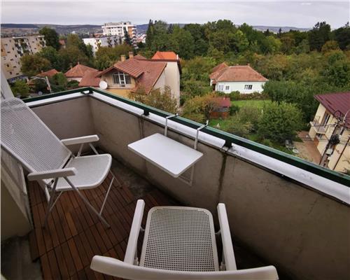 Apartament 2 camere, decomandat, zona UMF.