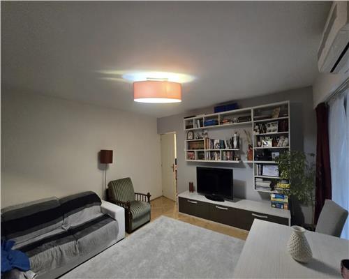 Apartament 2 camere, decomandat, zona FSEGA.