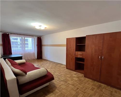 Apartamen3 camere, decomandat, Semicentral.