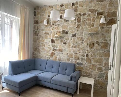 Apartament 2 camere, mobilat, Central.