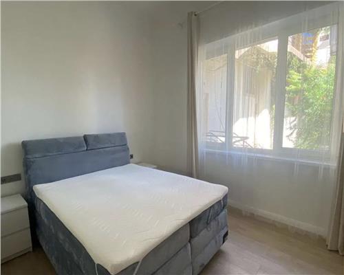 Apartament 2 camere, mobilat, Central.