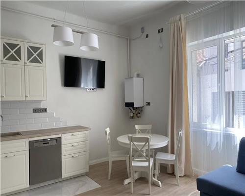 Apartament 2 camere, mobilat, Central.