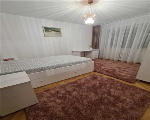 Apartament 3 camere, S- 87 mp, mobilat, Andrei Muresanu.