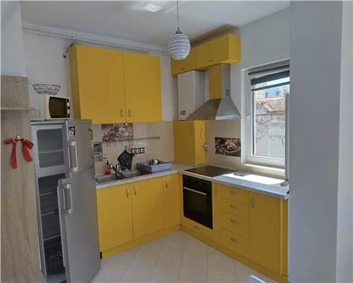 Apartament 3 camere, S 75 mp, Pta Mihai Viteazul.