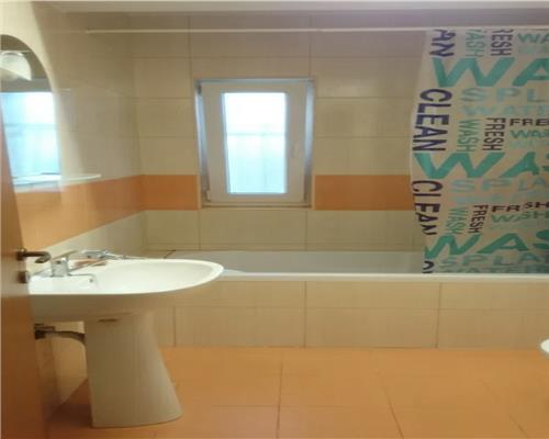 Apartament 2 camere, decomandat, Andrei Muresanu.