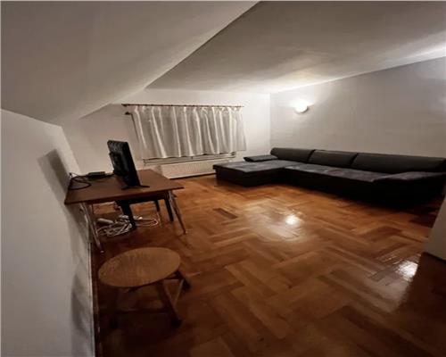 Apartament 3 camere, decomandat, zona UMF,