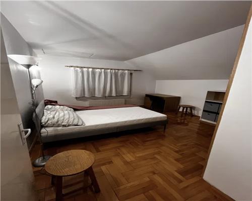 Apartament 3 camere, decomandat, zona UMF,