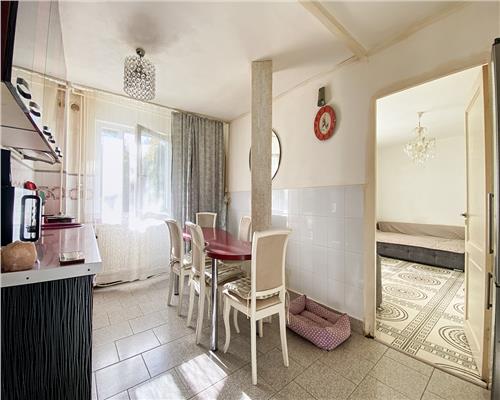 Apartament 3 camere, S 65 mp + balcon, boxa, Gheorghieni.