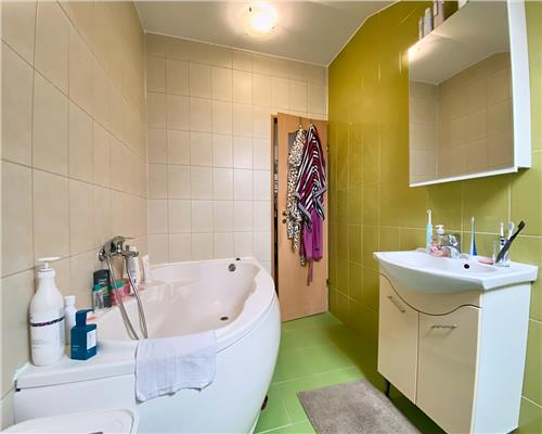 Pret excelent! Apartament 3 camere, 64 mp + balcon, mobilat, Buna Ziua, zona LIDL