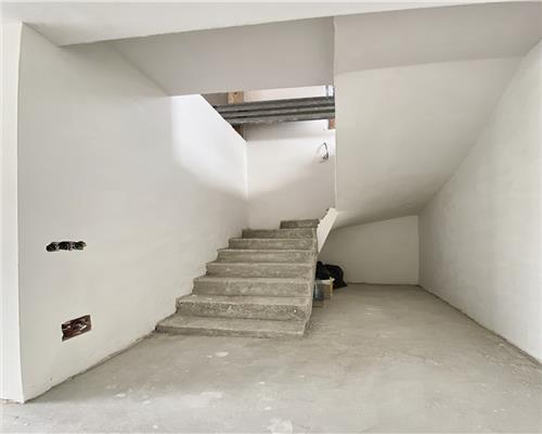 Duplex in Baciu Su97 mp + 98 mp pod amenajabil, parcare