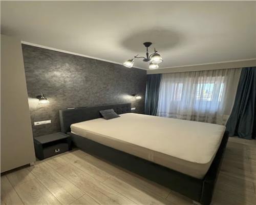 Apartament 2 camere, decomandat, mobilat, parcare, Aurel Vlaicu.