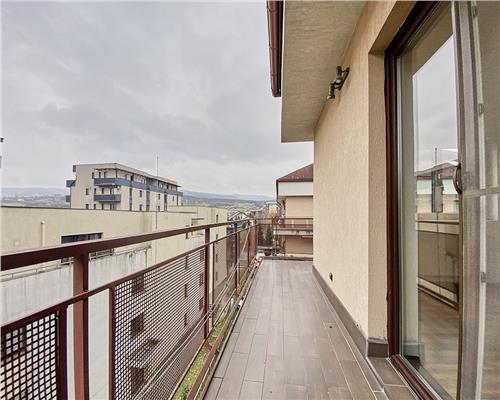 Apartament 3 camere, S94 mp. + terasa 17 mp, parcare, Borhanci.