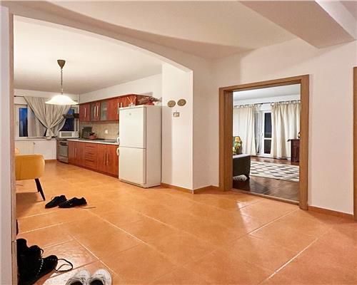 Apartament 2 camere, decomandat, parcare, Zorilor.