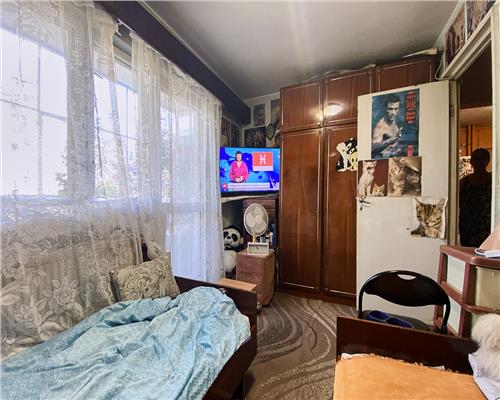 Apartament 4 camere, 2 bai, etaj 2/4, str. Lacul Rosu