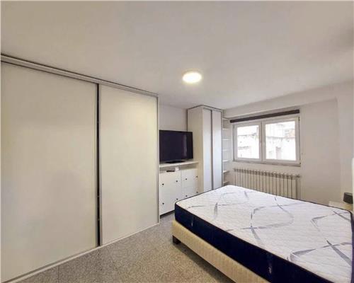 Apartament 3 camere, decomandat, mobilat, parcare, Gheorghieni.