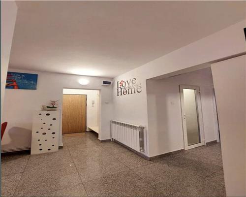 Apartament 3 camere, decomandat, mobilat, parcare, Gheorghieni.