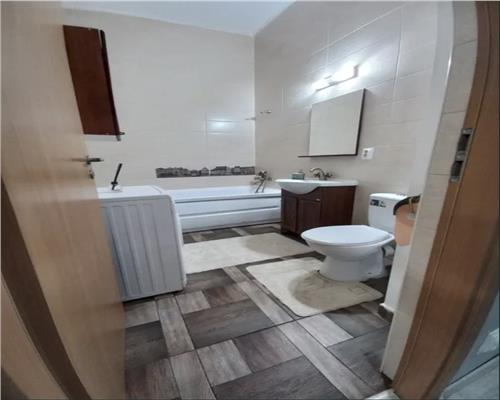 Apartament 2 camere, bloc nou, mobilat, zona Centrala.