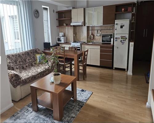 Apartament 2 camere, mobilat, utilat, zona Centrala.