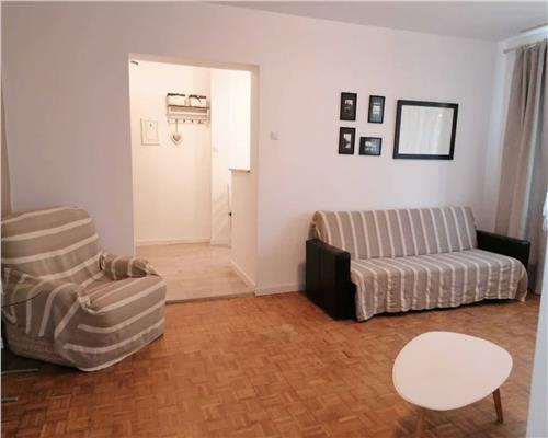 Apartament 2 camere, bloc tip vila, recent renovat, zona Parcul Central.