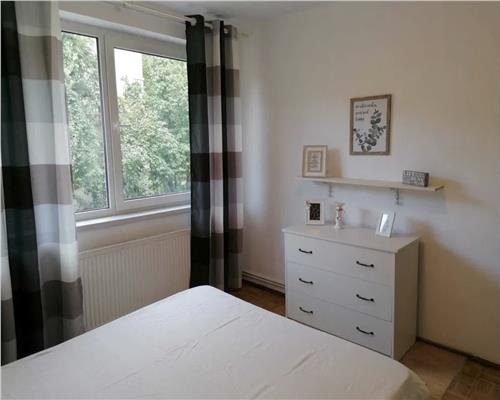 Apartament 2 camere, bloc tip vila, recent renovat, zona Parcul Central.