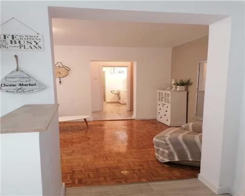 Apartament 2 camere, bloc tip vila, recent renovat, zona Parcul Central.