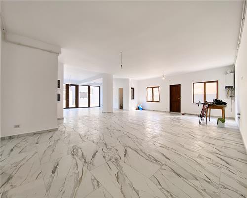 Spatiu Comercial Modern, Parter, 135 mp, 4 Parcari, Bulgaria