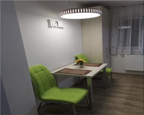 Apartament 2 camere, decomandat, parcare, Manastur.