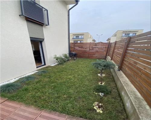 Apartament 2 camere, decomandat, parcare, curte, Borhanci.