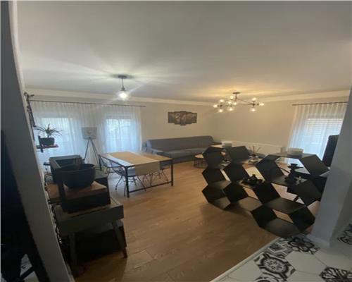 Apartament 2 camere, decomandat, parcare, curte, Borhanci.