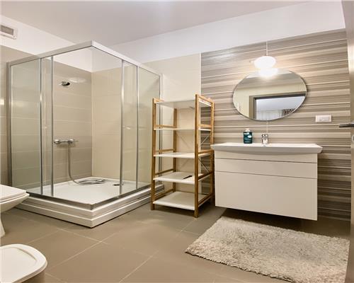 Apartament cu 3 camere, modern,  terasa 60mp, parcare, Calea Turzii