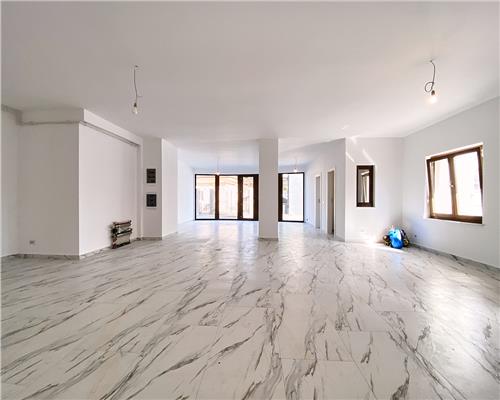 Spatiu Comercial Modern, Parter, 135 mp, 4 Parcari, Bulgaria