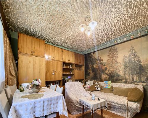 Apartament 4 camere, 2 bai, etaj 2/4, str. Lacul Rosu