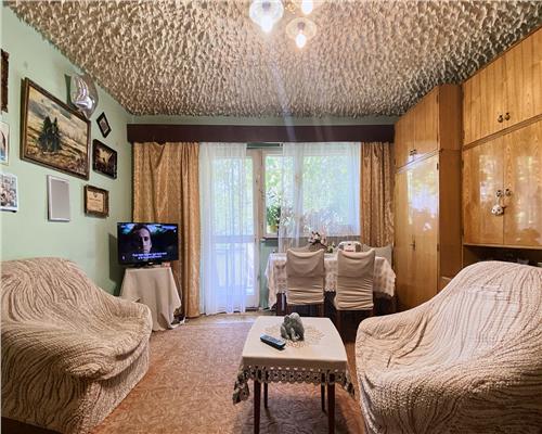 Apartament 4 camere, 2 bai, etaj 2/4, str. Lacul Rosu