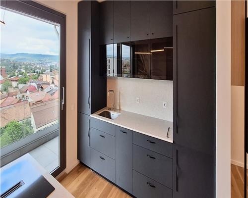 Apartament 2 camere, Lux, bloc nou, terasa, parcare, Semicentral.