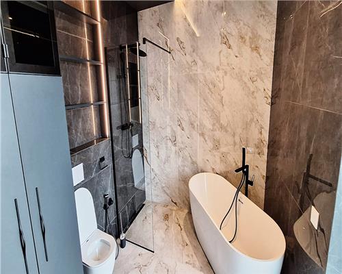 Apartament 2 camere, Lux, bloc nou, terasa, parcare, Semicentral.