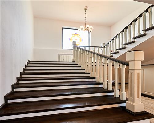 Pensiune la cheie langa partia de schi Toplita, 11 camere, Su642 mp