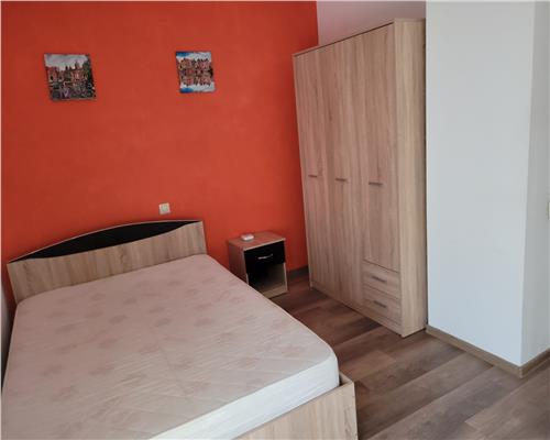 Apartament 3 camere, terasa, parcare, zona FSEGA.