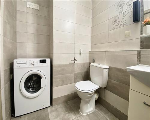 Apartament 3 camere, terasa, bloc nou, zona FSEGA.