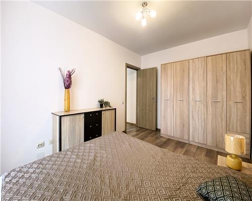 Apartament 3 camere, terasa, bloc nou, zona FSEGA.