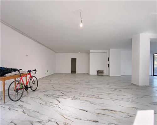 Spatiu Comercial Modern, Parter, 135 mp, 4 Parcari, Bulgaria